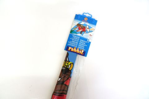 Bunter Flugzeug-Drachen mit Rabbit-Motiv für Kinder, ideal zum Spielen im Freien und für Spaß im Wind.